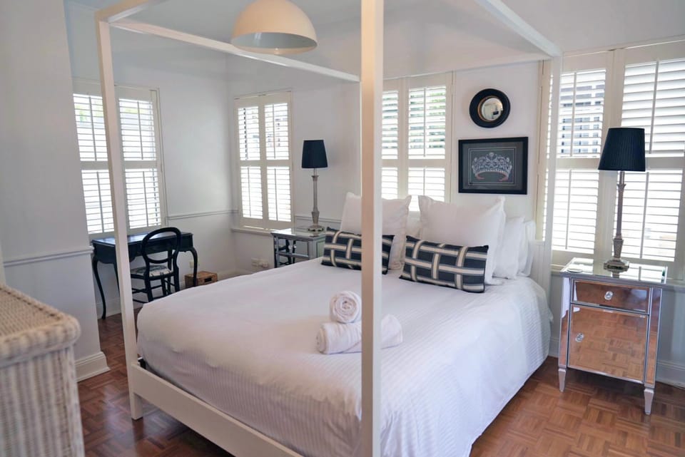 Bed, TV and multimedia, Balcony/Terrace, Photo of the whole room, Bedroom, heating, air conditioner