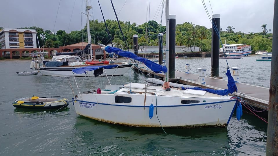 Velejar com o Veleiro Ventão - Passeio Docked boat in Aracaju