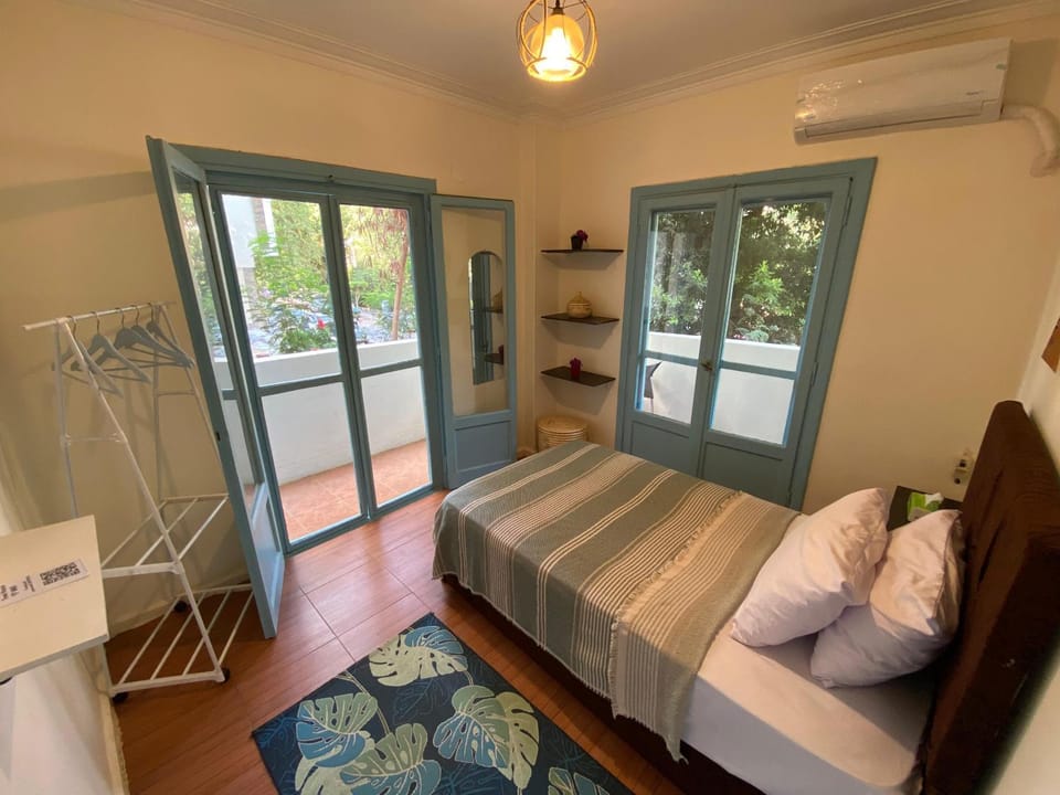 Bed, Photo of the whole room, Bedroom, air conditioner