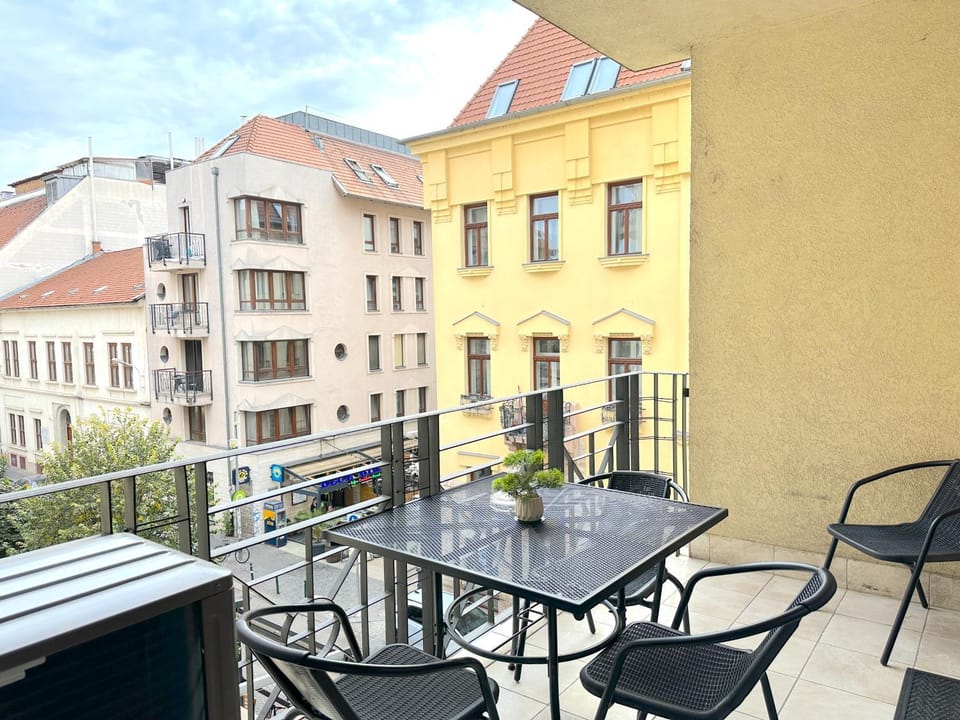 Property building, Balcony/Terrace