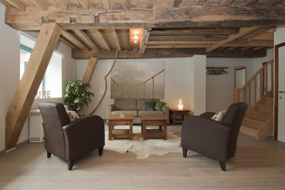 Day, Living room