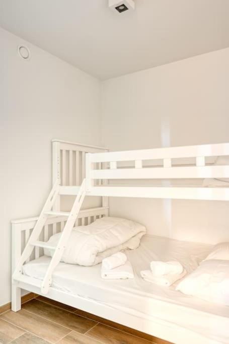 5-Guest Studio in Ostend, Steps from the Beach Apartment in Ostend