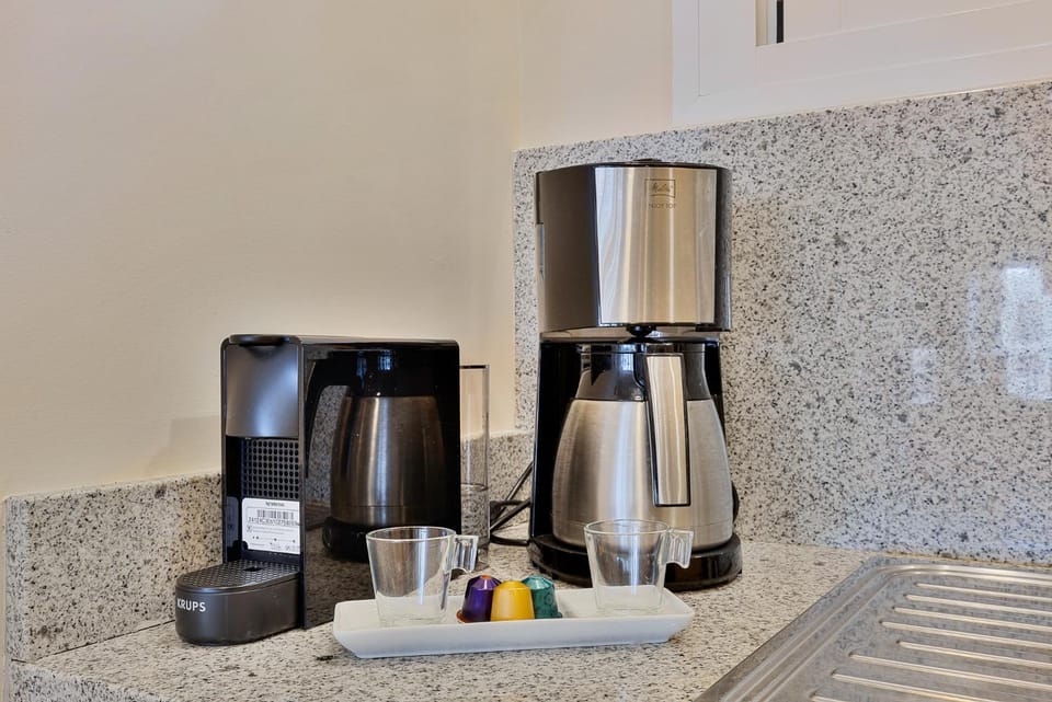 Coffee/tea facilities, Kitchen or kitchenette