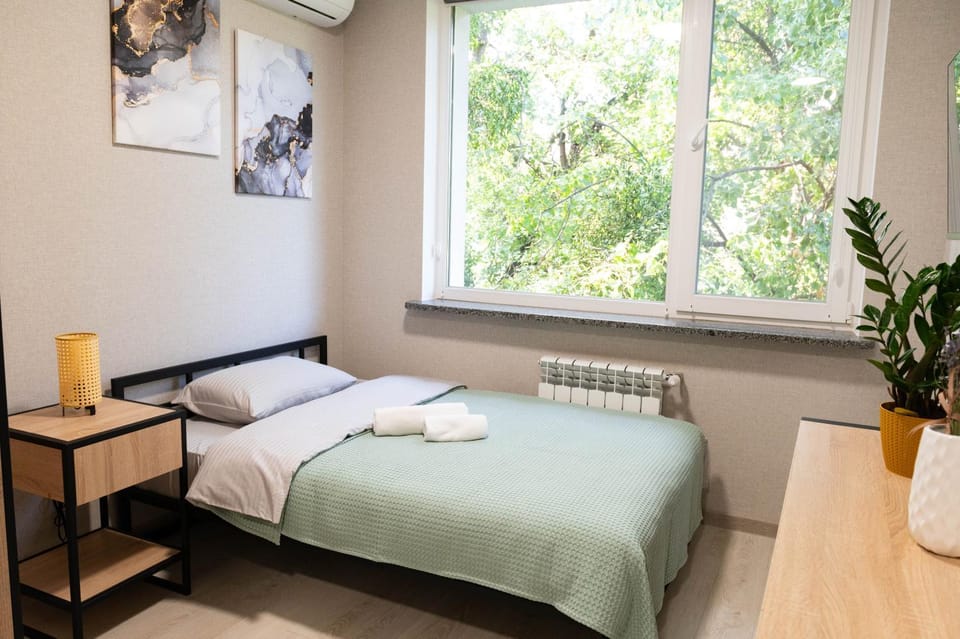 Bed, Photo of the whole room, Bedroom, air conditioner
