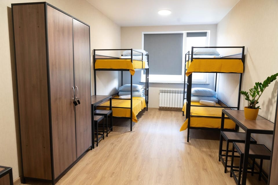Bed, Photo of the whole room, bunk bed