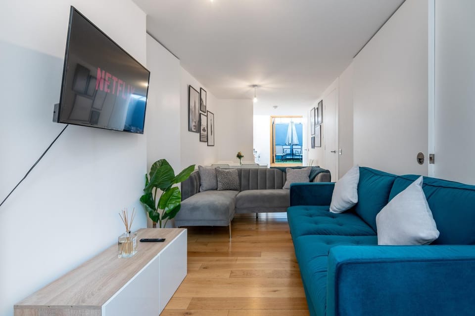 The Deluxe Barbican Duplex Apartment in London Borough of Islington
