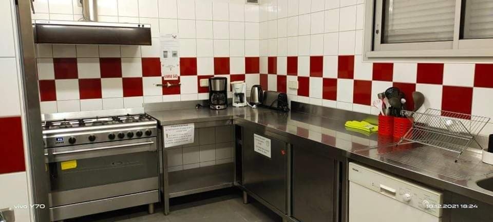 dishwasher, oven, stove, toaster