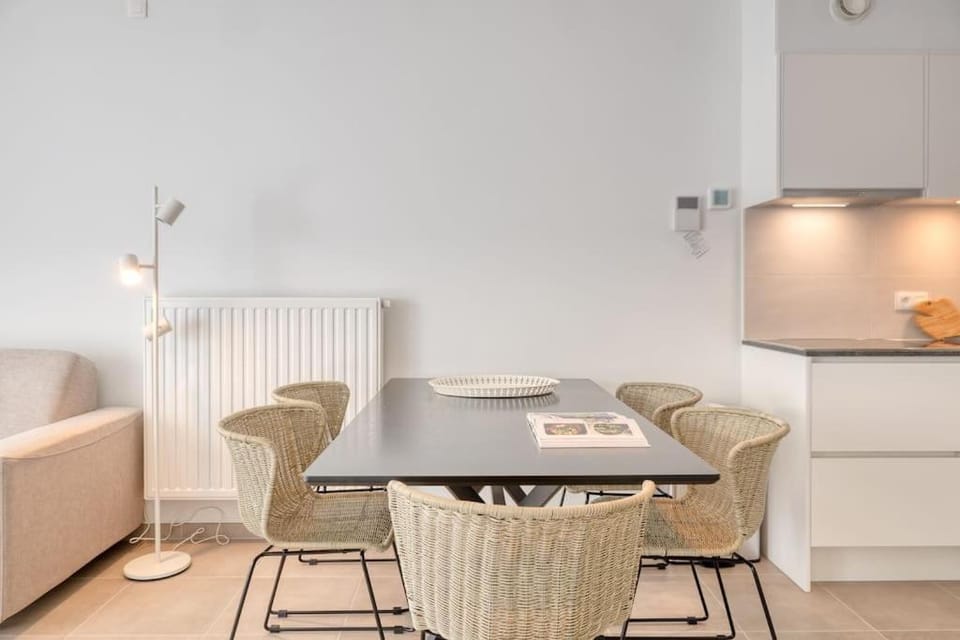 Family-Friendly Beachside Retreat for 5 in Ostend Apartment in Ostend