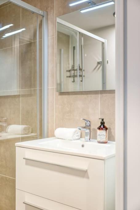 Family-Friendly Beachside Retreat for 5 in Ostend Apartment in Ostend