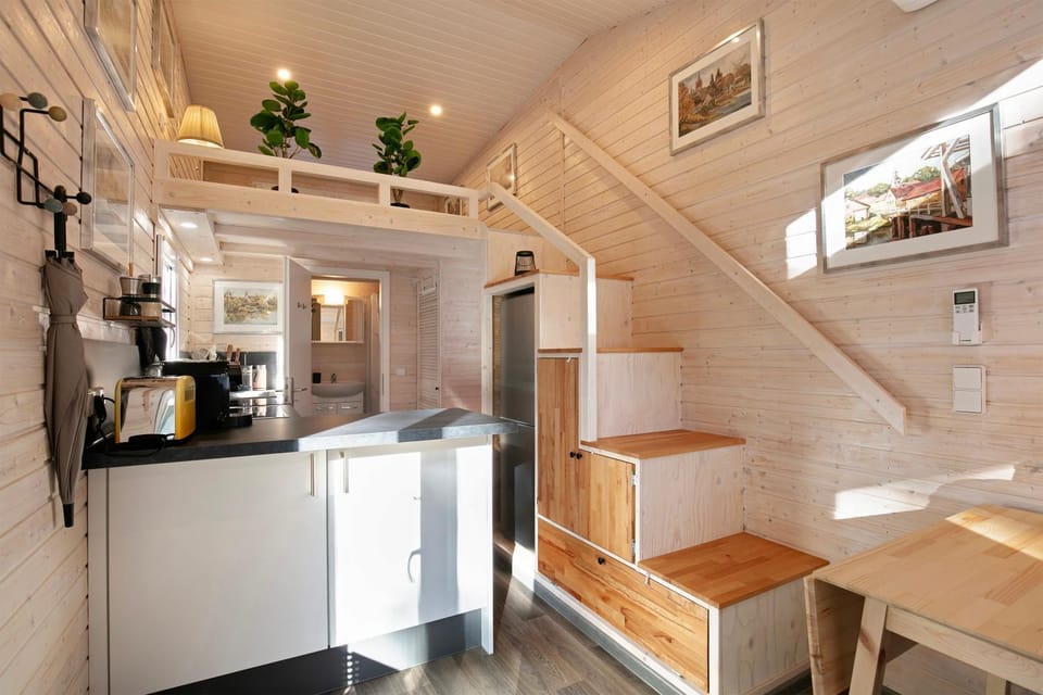 Property building, Kitchen or kitchenette, Living room