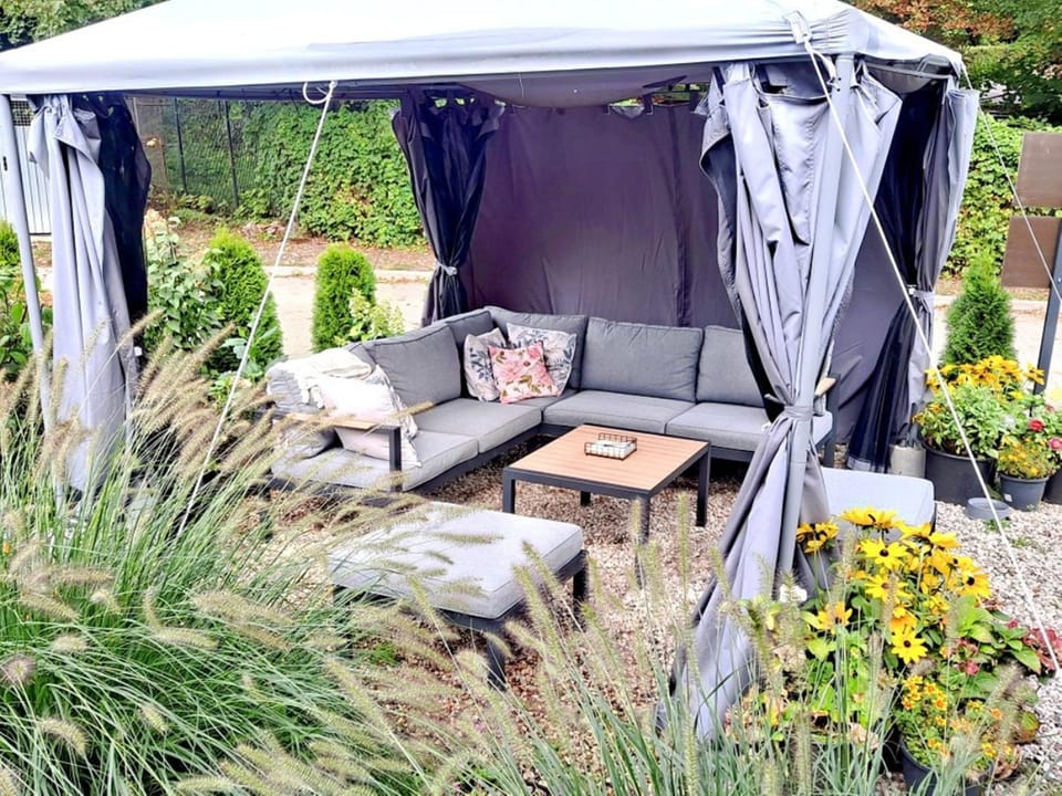 Garden, Seating area