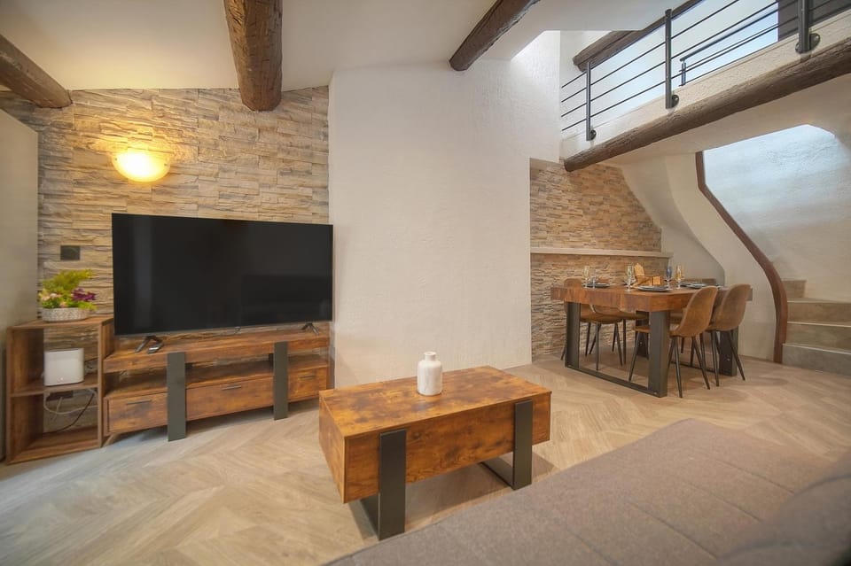 TV and multimedia, Living room