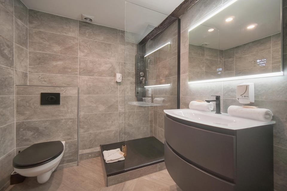 Shower, Bathroom