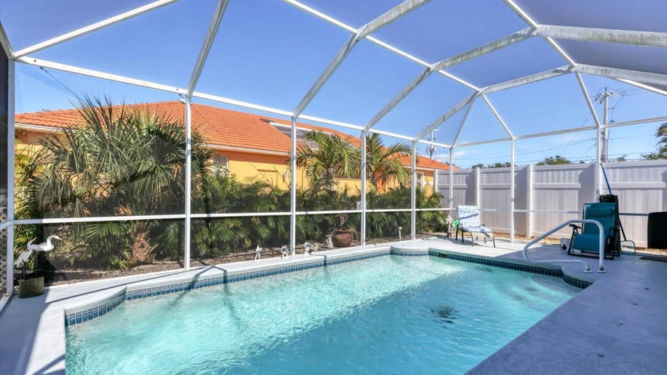 Salty Sea Breeze House in South Venice