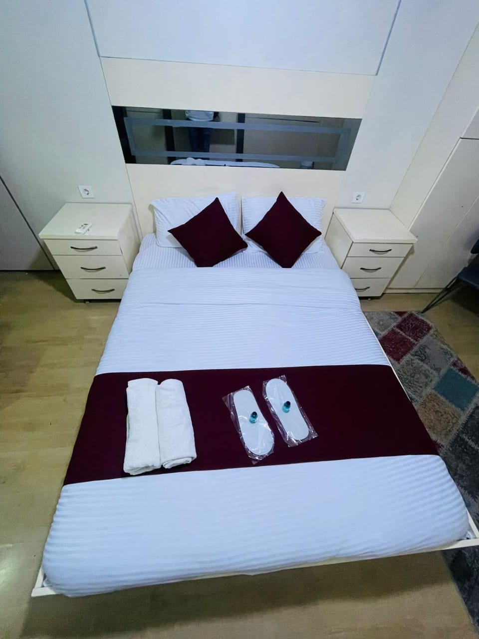 Bed, Photo of the whole room, Bedroom, towels