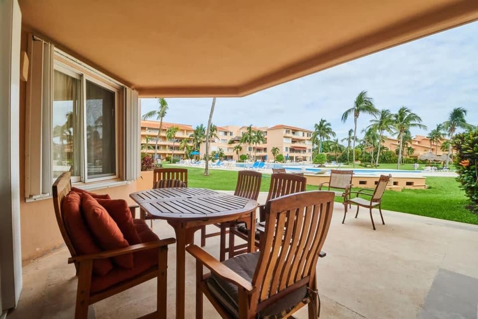 BeachFront Appt with Amazing Pool in Pto Aventuras Apartment in State of Quintana Roo