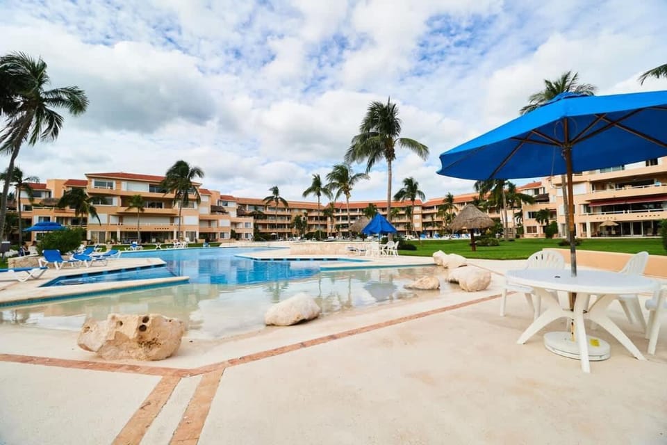 BeachFront Appt with Amazing Pool in Pto Aventuras Apartment in State of Quintana Roo