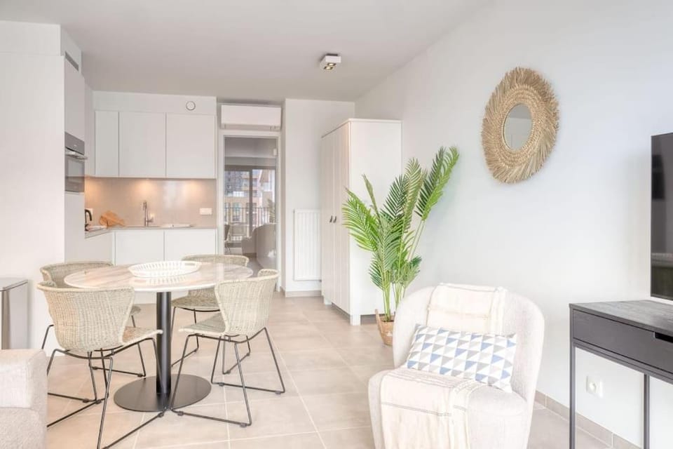 4-Person Apartment by Ostend Beach With Parking Apartment in Ostend