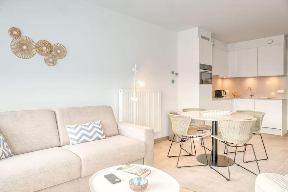 4-Person Apartment by Ostend Beach With Parking Apartment in Ostend