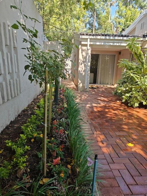 Blessed Luxury Cottage into Nature in Sandton Apartment in Sandton House in Sandton
