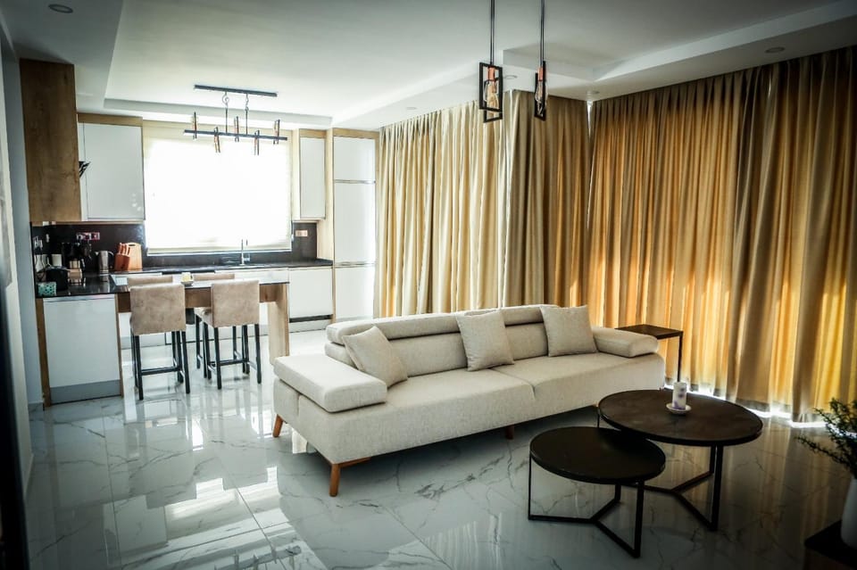 Kitchen or kitchenette, Living room, Seating area, Dining area