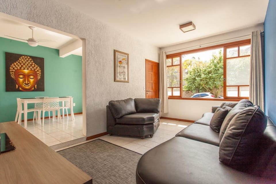Communal lounge/ TV room, TV and multimedia, Living room, Seating area, Dining area, Evening entertainment