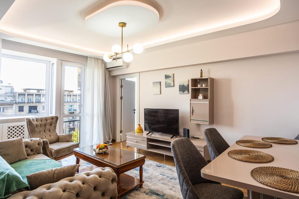 Communal lounge/ TV room, Living room