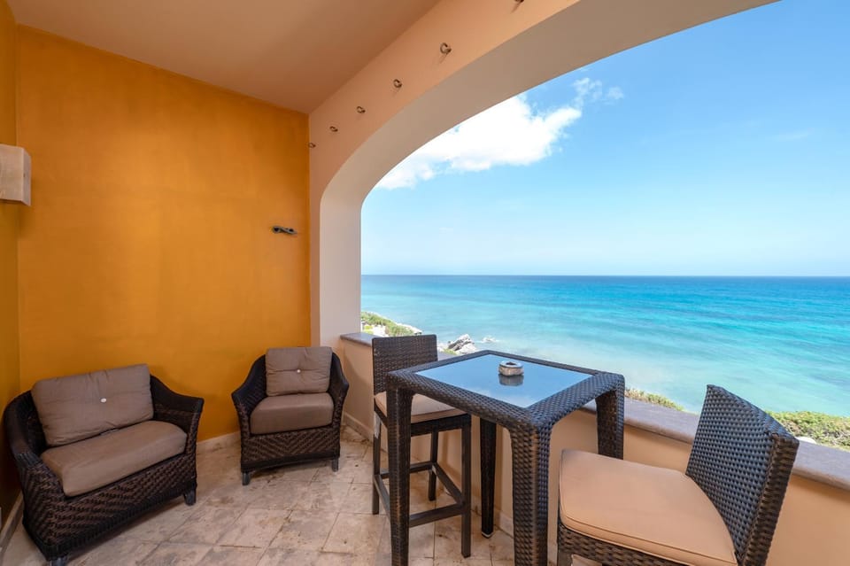 Day, Natural landscape, View (from property/room), Balcony/Terrace, Seating area, Beach