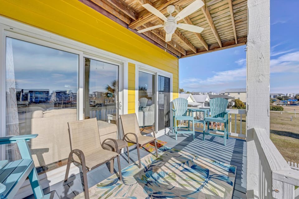 Pelican Pleasure by Sea Scape Properties House in Carolina Beach