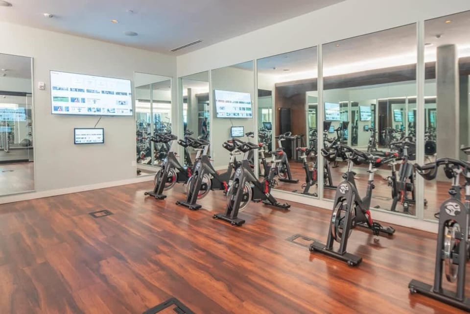 Modern 1BD - Pool, Gym, Parking, W-D - Sleeps 4 Apartment in Tempe