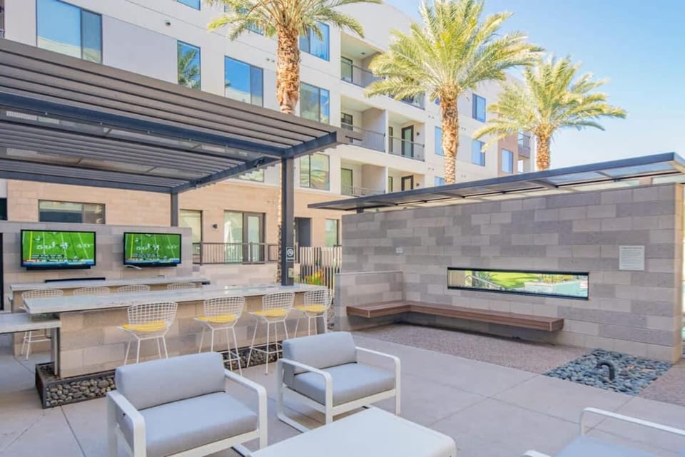 Relaxing 1BD - Pool, Gym, Parking, W-D - Sleeps 4 Apartment in Tempe