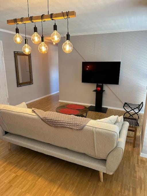 Communal lounge/ TV room, TV and multimedia, Living room, Seating area