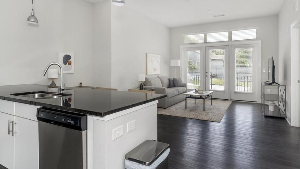 Landing at The Exchange - 1 Bedroom in San Marco Apartment in Jacksonville