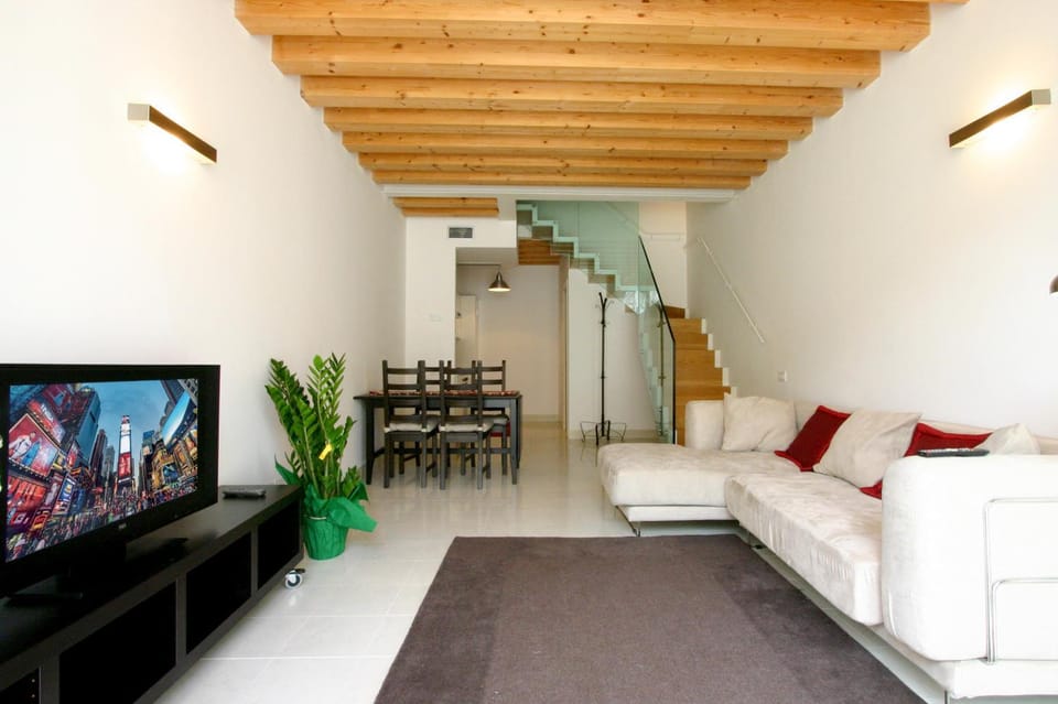 Communal lounge/ TV room, Living room