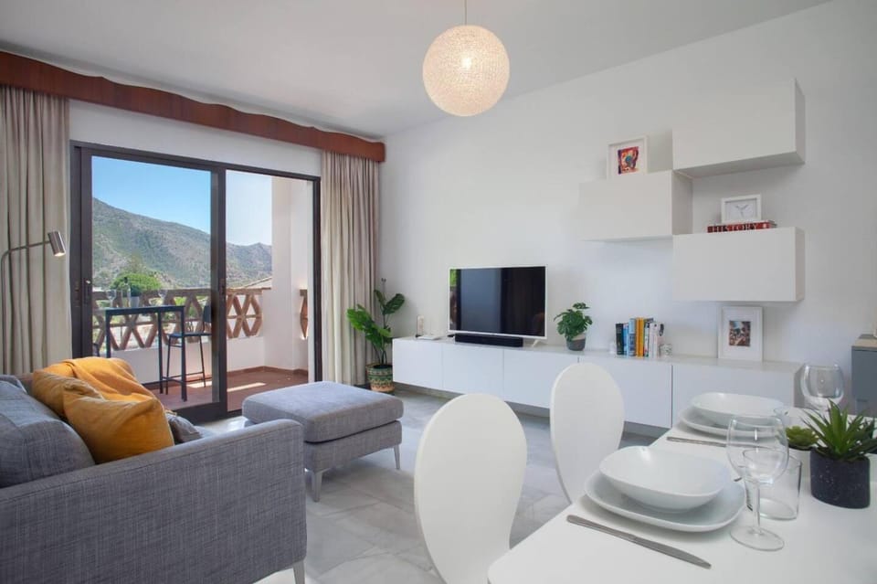 Delightful Apartment with Picturesque Views Apartment in Mijas