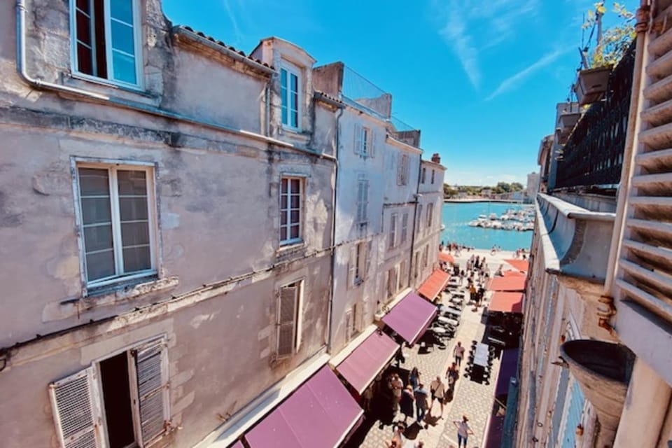 Bright duplex 50m from the port of La Rochelle Apartment in La Rochelle