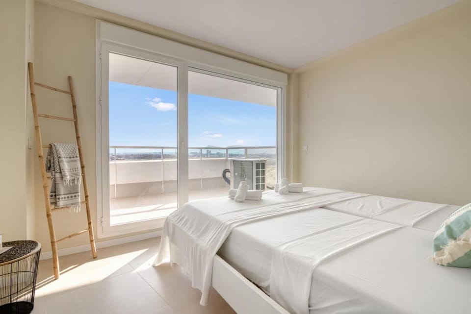Luxury Penthouse with Panoramic Sea Views Apartment in Port de Sagunt