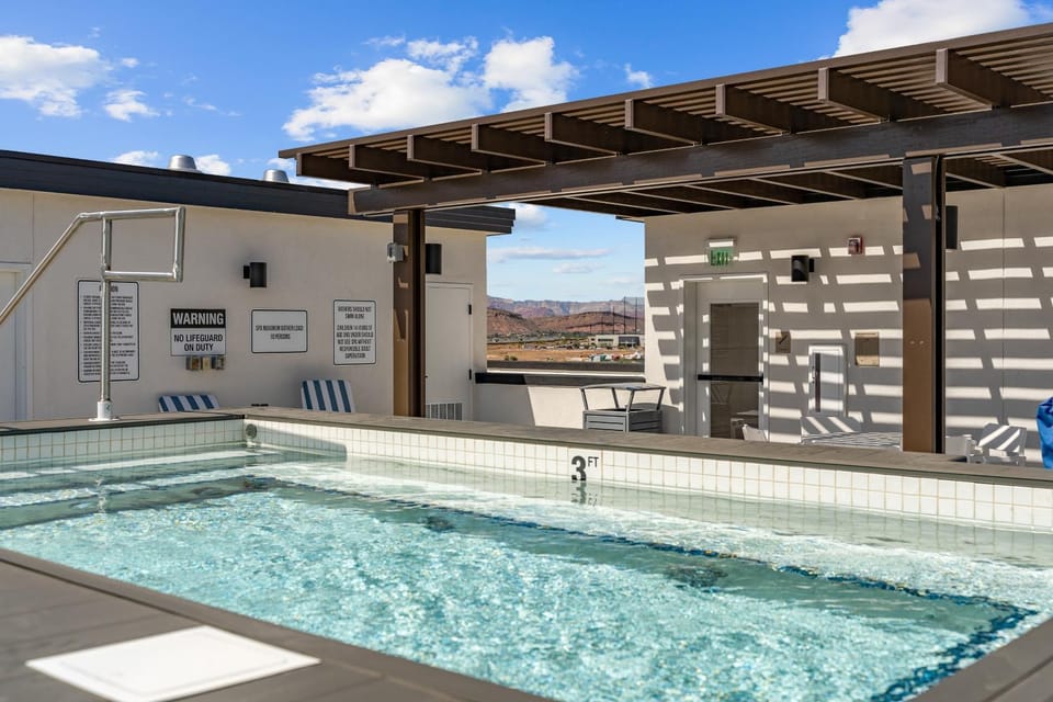 Cactus Blossom Oasis condo Apartment in St George