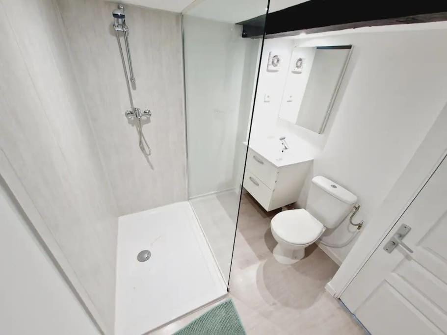Shower, Toilet, Bathroom