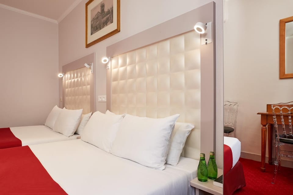 Grand Hôtel Amelot Hotel in Paris