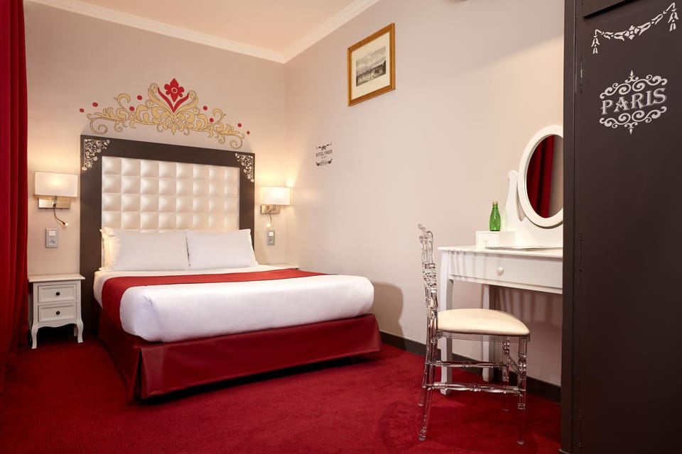 Grand Hôtel Amelot Hotel in Paris