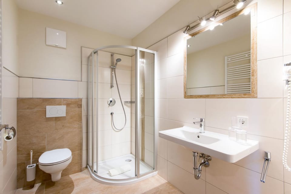 Shower, Bathroom, Bedroom