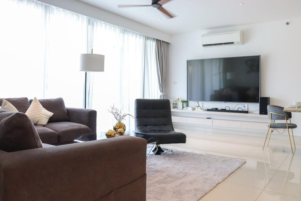 TV and multimedia, Living room, Seating area, air conditioner