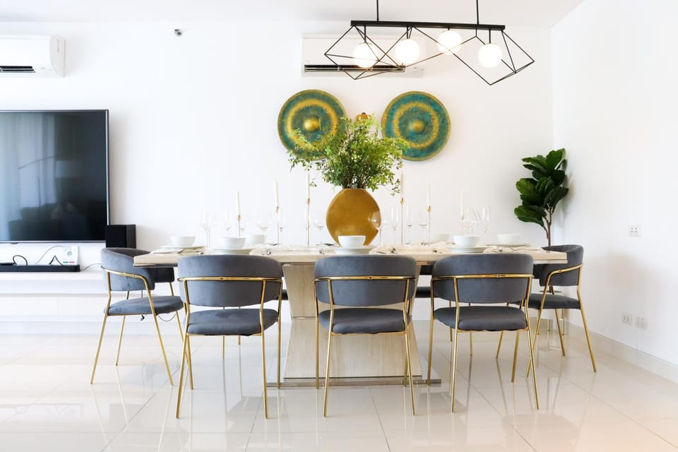 Living room, Seating area, Dining area