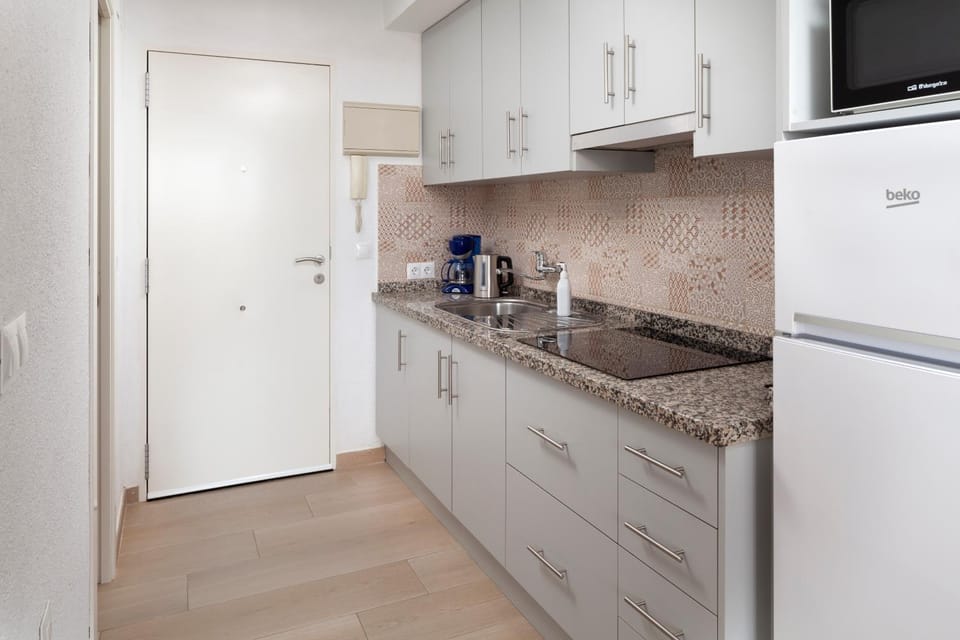 Kitchen or kitchenette, Living room