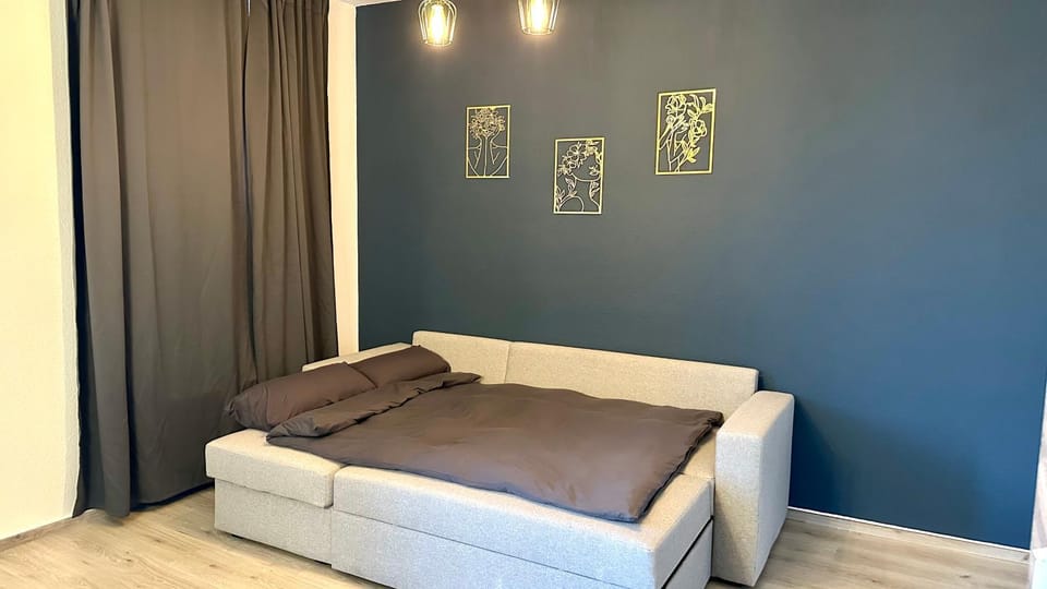 Bed, Living room