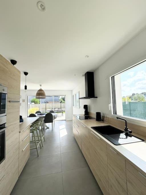 La baie, maison neuve proche des plagesMaison neuve, proche des plages, Mousterlin House in Bénodet