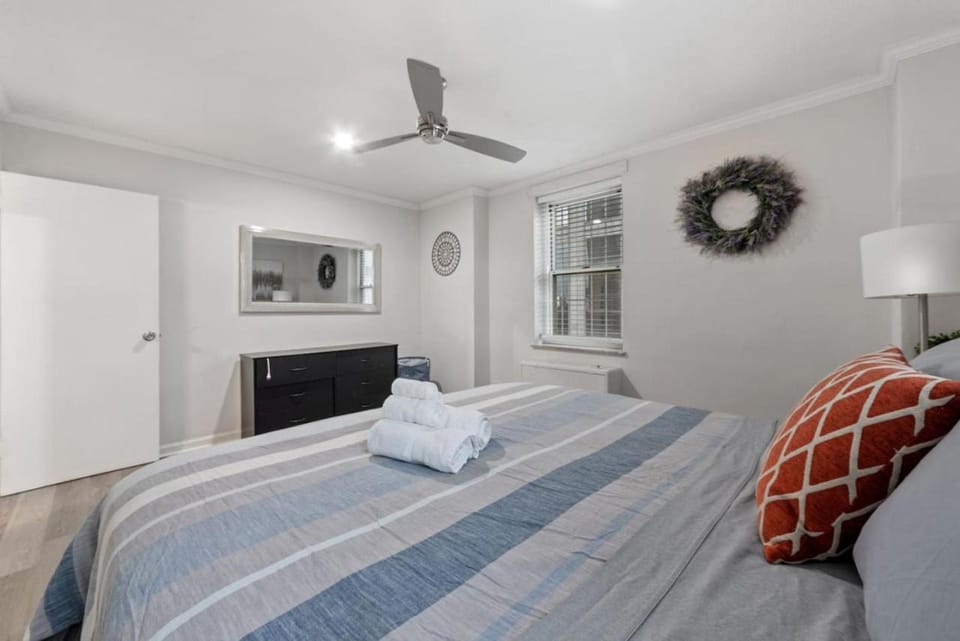 1BR, King Bed, Panoramic Views, Downtown ATL House in Atlanta