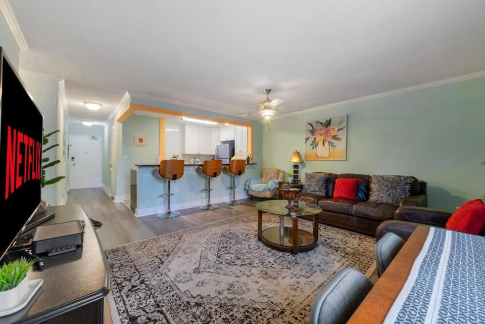 Affordable 2BR Condo, Walk to Downtown Attractions House in Atlanta