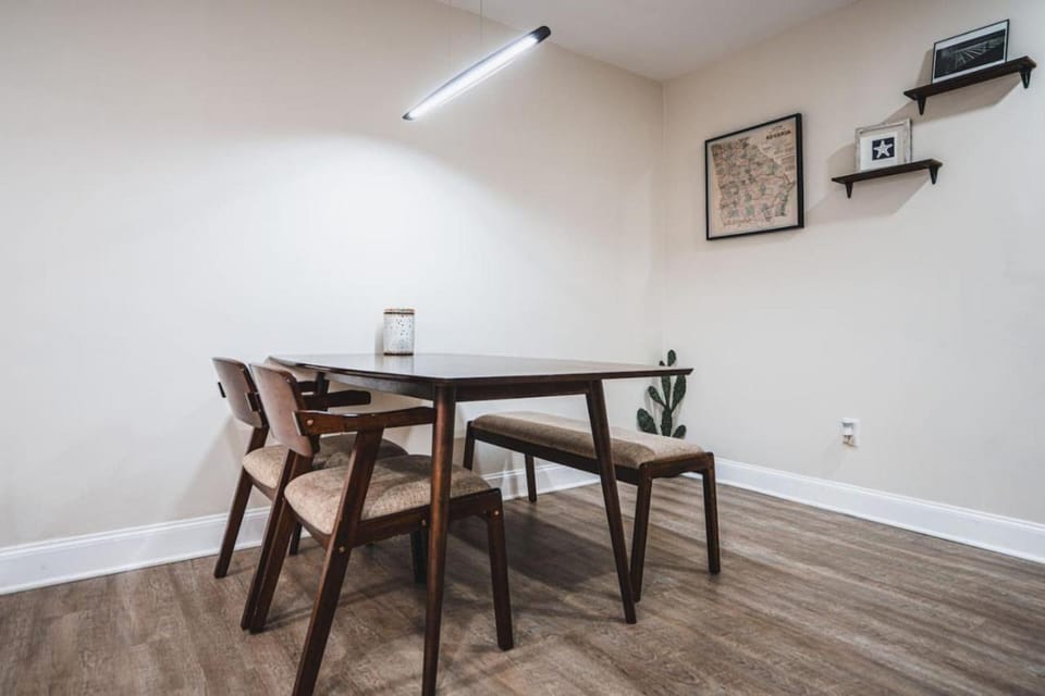 Unparalleled Convenience, City View, Food Scene House in Atlanta